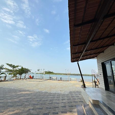 The Glasswater By The Backwater Homestay Kalyanpur Exterior photo