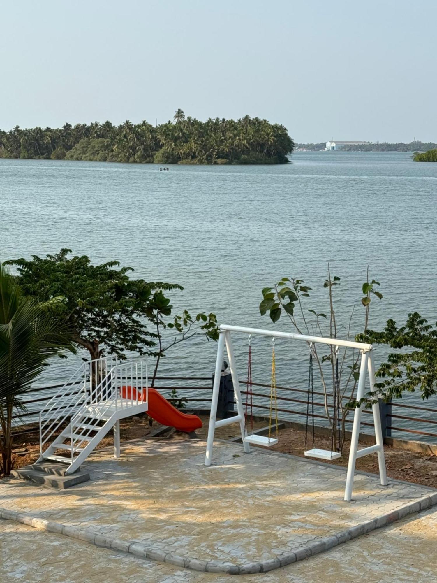 The Glasswater By The Backwater Homestay Kalyanpur Exterior photo