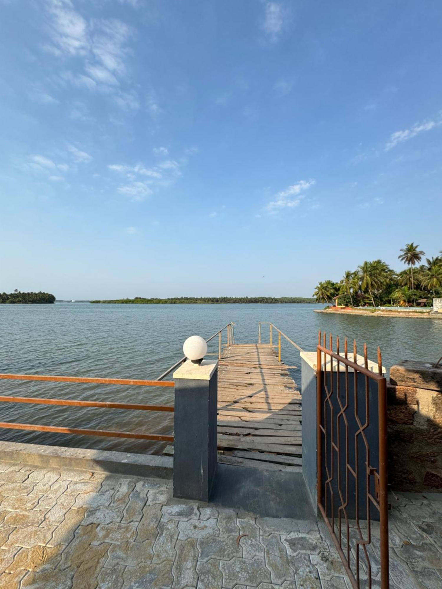 The Glasswater By The Backwater Homestay Kalyanpur Exterior photo