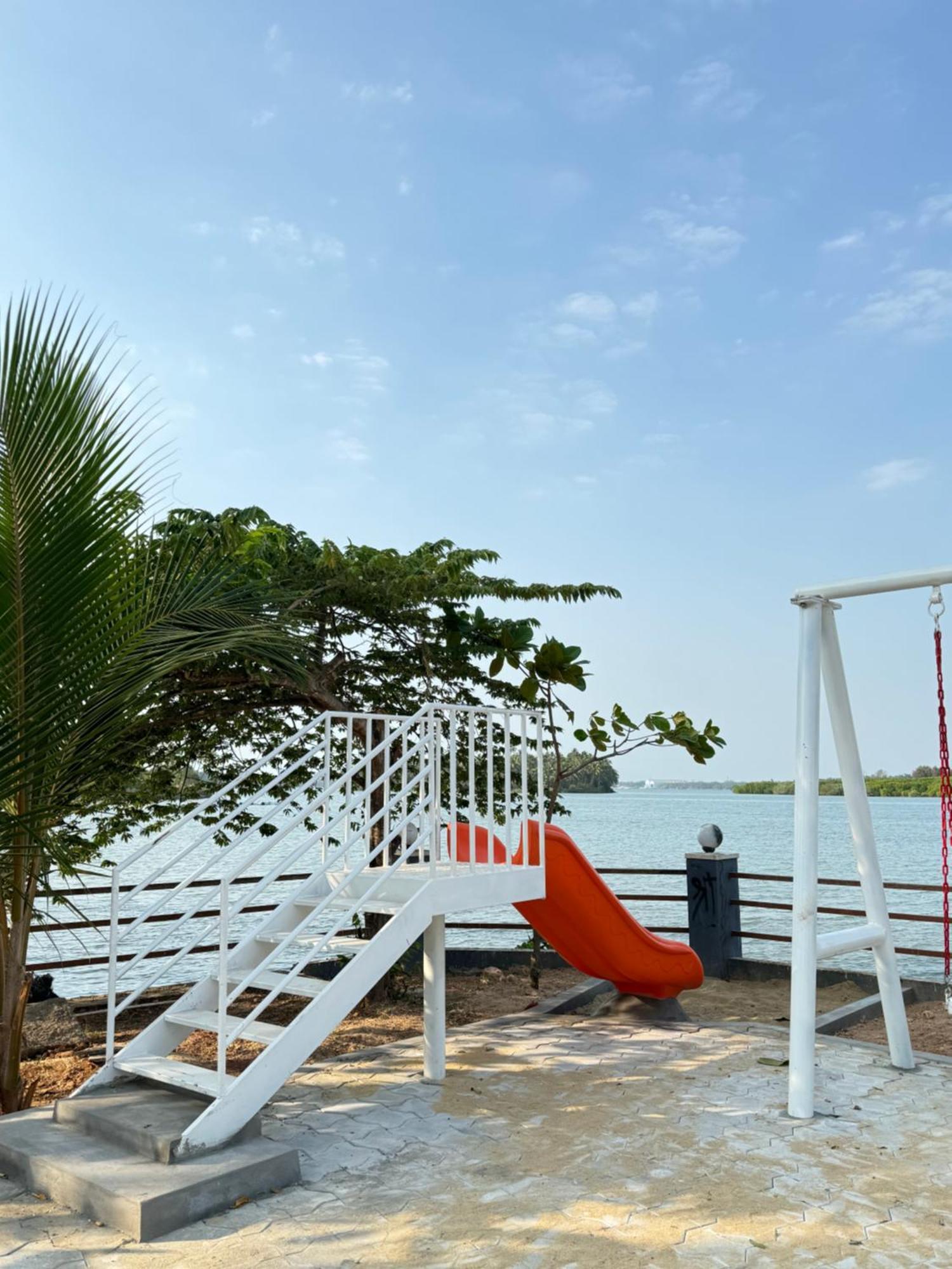 The Glasswater By The Backwater Homestay Kalyanpur Exterior photo