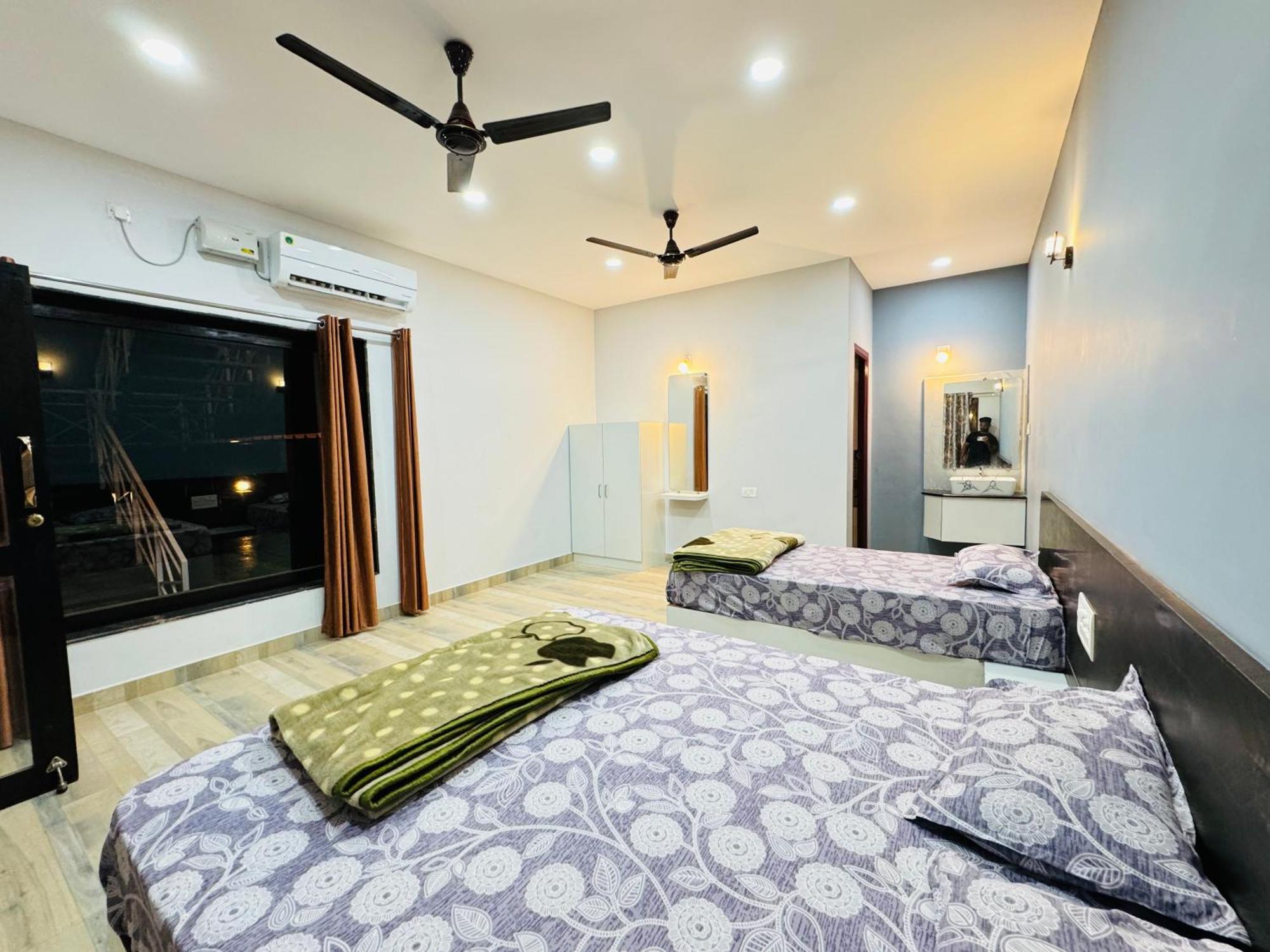 The Glasswater By The Backwater Homestay Kalyanpur Exterior photo